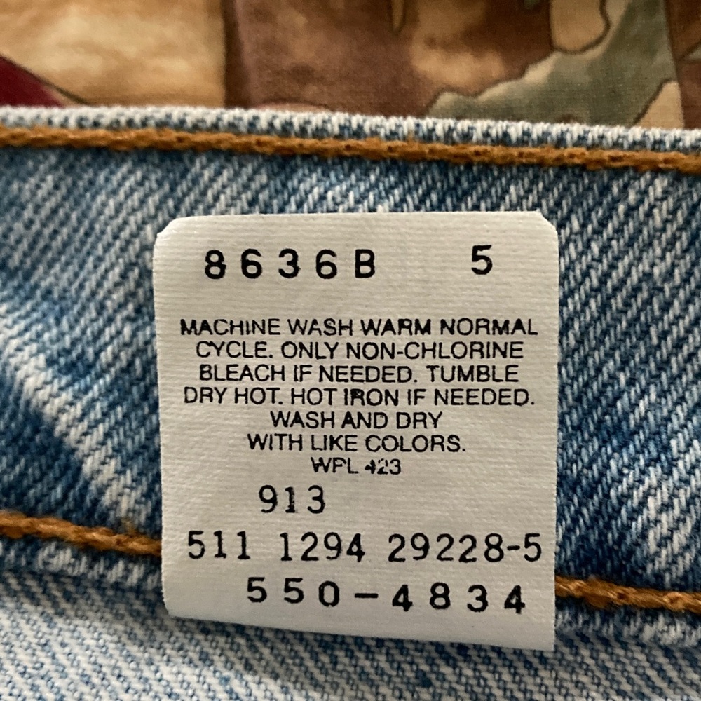 Vtg Levi’s mens 550 33/30 light wash loose fit made in USA 100% cotton classic - Picture 8 of 8